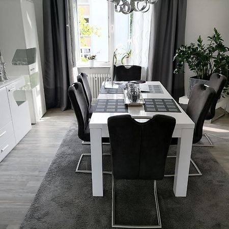 Premium Ferienwohnung "Christine ", Zentrale Ruhige Stadtlage 100 Qm Ebenerdige Dusche Terasse Kaminofen Zweibruecken Luaran gambar