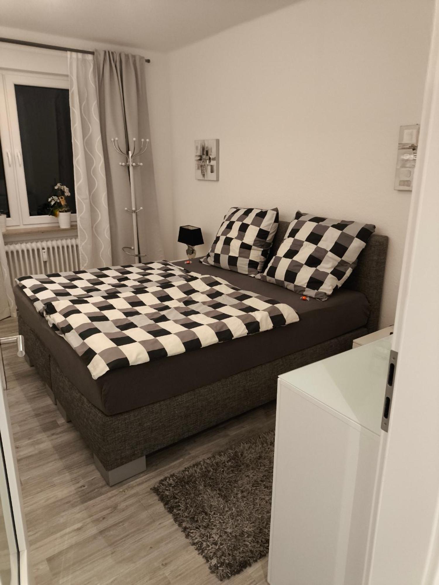 Premium Ferienwohnung "Christine ", Zentrale Ruhige Stadtlage 100 Qm Ebenerdige Dusche Terasse Kaminofen Zweibruecken Luaran gambar